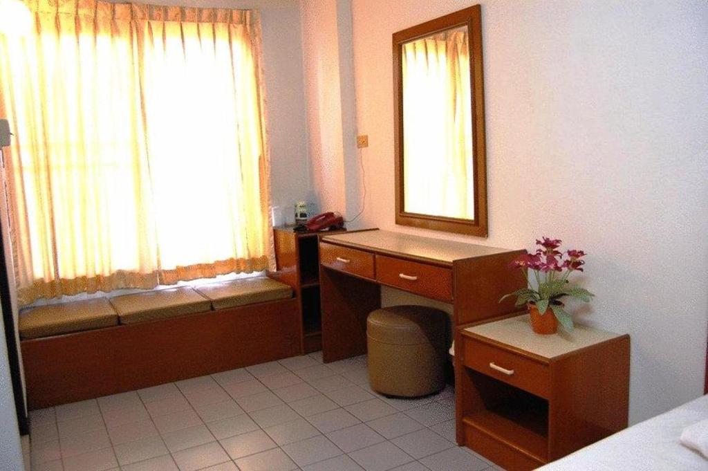 Veerachai Court Чиангмай Экстерьер фото